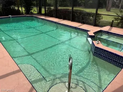 Exterior - 560 Bald Eagle Dr #22, Naples, FL 34105 photo 7 of 10