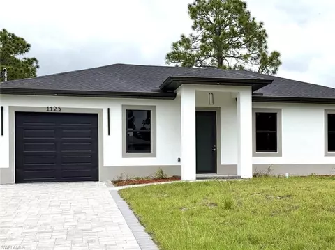 1124 Cherry St E, Lehigh Acres, FL 33974