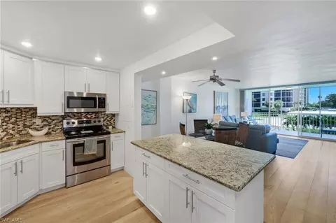 5 Bluebill Ave #208, Naples, FL 34108