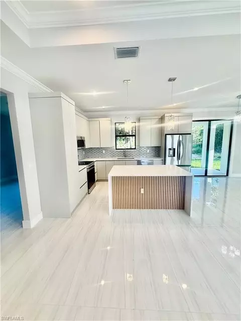 Kitchen - 4092 24th Ave SE, Naples, FL 34117 photo 3 of 7