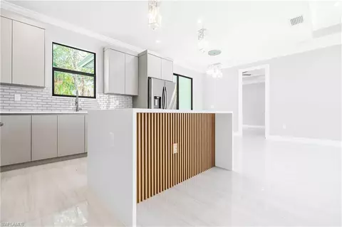 Kitchen - 4092 24th Ave SE, Naples, FL 34117 photo 5 of 7