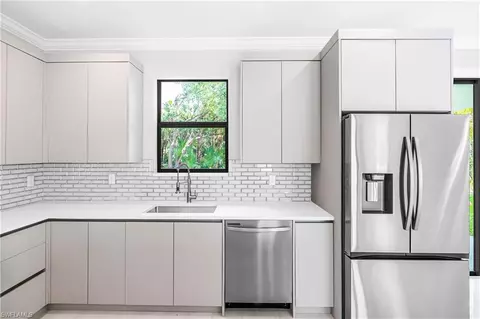 Kitchen - 4092 24th Ave SE, Naples, FL 34117 photo 6 of 7