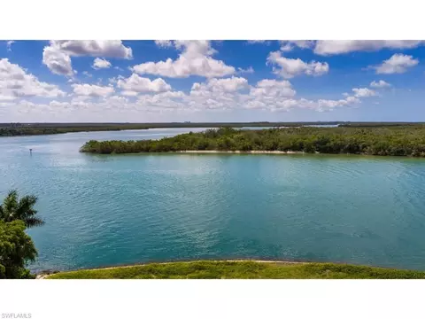 940 Admiralty Parade E, Naples, FL 34102