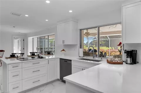 Kitchen - 178 Torrey Pines Pt, Naples, FL 34113 photo 3 of 4