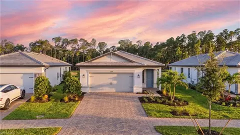 2139 Freemont Way, Naples, FL 34120
