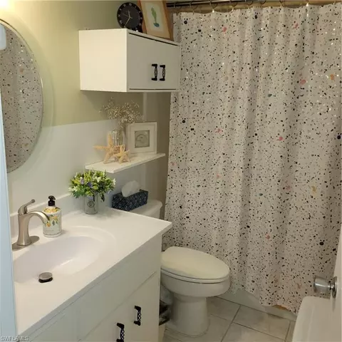 Bath - 200 Valley Stream Dr #4B, Naples, FL 34113 photo 1 of 2