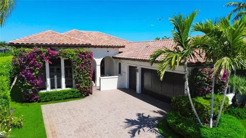 2220 Residence Cir, Naples, FL 34105