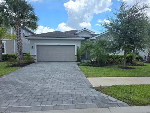 2110 Hamlin St, Naples, FL 34120
