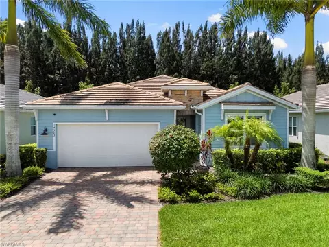 14523 Topsail Dr, Naples, FL 34114