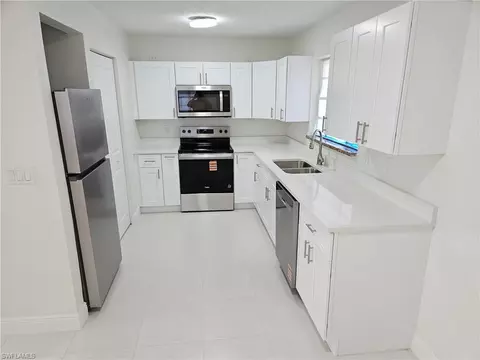 Kitchen - 5234 Sholtz St, Naples, FL 34113 photo 2 of 2
