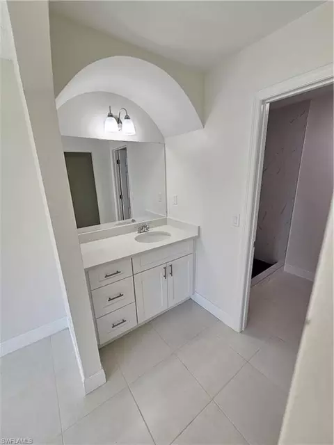Bath - 5234 Sholtz St, Naples, FL 34113 photo 3 of 7