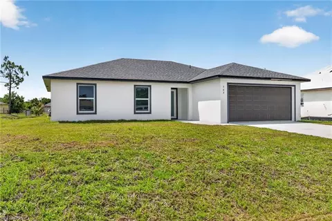 818 Portland St E, Lehigh Acres, FL 33974