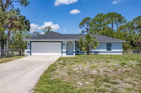 841 8th St SE, Naples, FL 34117