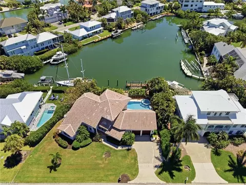 1748 Jewel Box Dr, Sanibel, FL 33957
