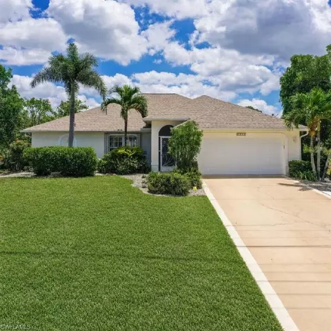 2017 NE 5th Pl, Cape Coral, FL 33909