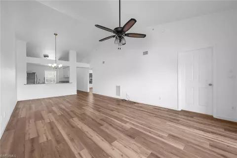 3250 Cypress Glen Way #423, Naples, FL 34109