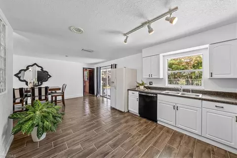 Kitchen - 4027 Mindi Ave, Naples, FL 34112 photo 3 of 4