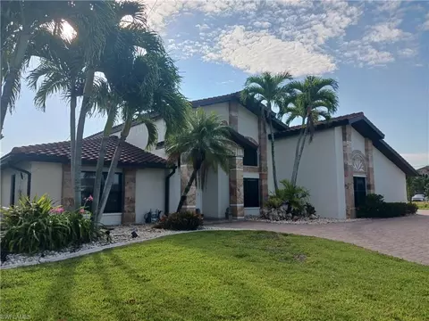 2727 SE 24th Pl, Cape Coral, FL 33904