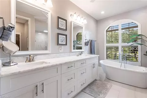 Bath - 4372 Bittern Ct, Naples, FL 34119 photo 1 of 6