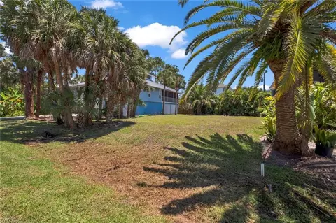 718 Pan Am Ave, Naples, FL 34110 photo 3