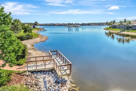 View/Area - 14867 Edgewater Cir, Naples, FL 34114 photo 7 of 8