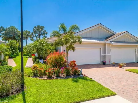 Exterior - 14867 Edgewater Cir, Naples, FL 34114 photo 5 of 12