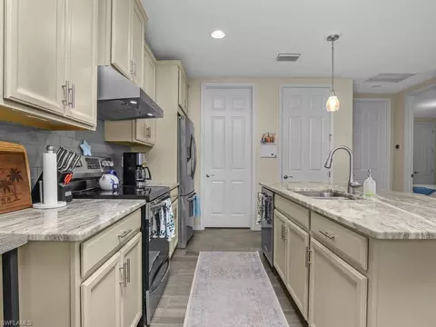 Kitchen - 14867 Edgewater Cir, Naples, FL 34114 photo 5 of 5