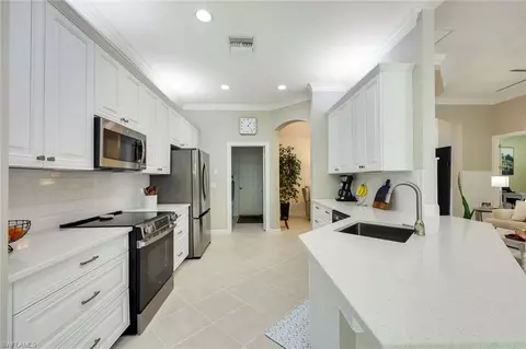 Kitchen - 16221 Parque Ln, Naples, FL 34110 photo 2 of 3