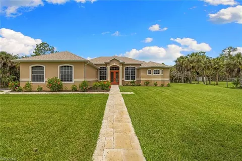 385 13th St SW, Naples, FL 34117