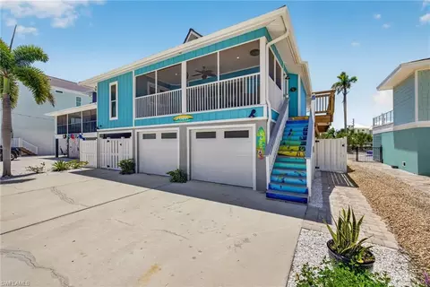 5612 Easy St, Fort Myers Beach, FL 33931