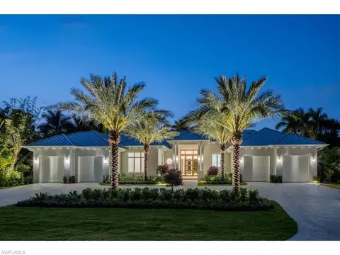 725 Pectin Rd, Naples, FL 34102