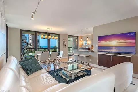 4551 Gulf Shore Blvd N #606, Naples, FL 34103