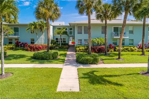 663 12th Ave S #663, Naples, FL 34102
