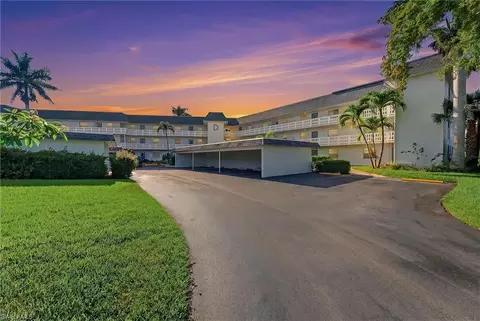 315 Saint Andrews Blvd #D5, Naples, FL 34113