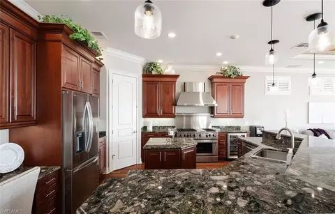 Kitchen - 1942 Kingfish Rd, Naples, FL 34102 photo 4 of 4