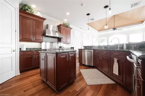 Kitchen - 1942 Kingfish Rd, Naples, FL 34102 photo 2 of 4