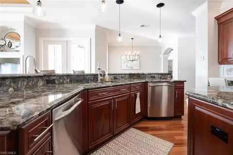 Kitchen - 1942 Kingfish Rd, Naples, FL 34102 photo 3 of 4