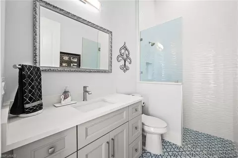 Bath - 388 Pine Ave, Naples, FL 34108 photo 4 of 6