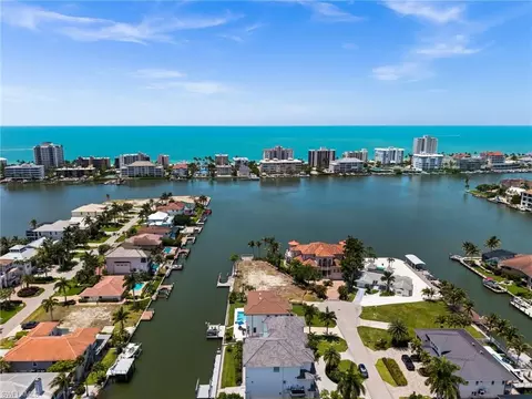 View/Area - 388 Pine Ave, Naples, FL 34108 photo 2 of 3
