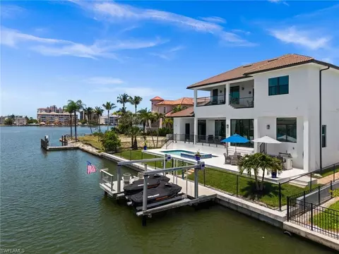 Exterior - 388 Pine Ave, Naples, FL 34108 photo 1 of 8