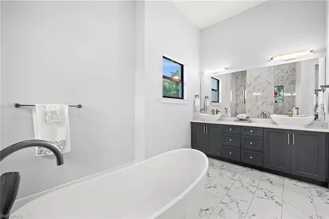 Bath - 388 Pine Ave, Naples, FL 34108 photo 1 of 6