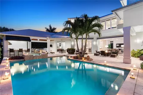 615 Binnacle Dr, Naples, FL 34103