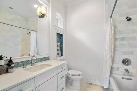 Bath - 615 Binnacle Dr, Naples, FL 34103 photo 3 of 4