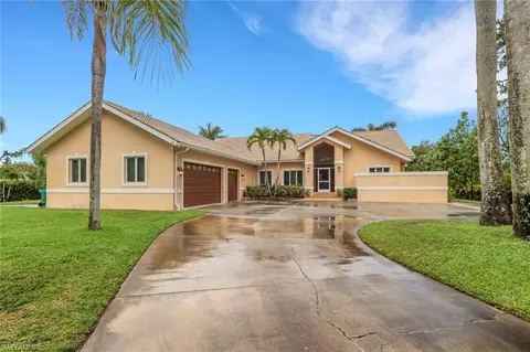 6020 Green Blvd, Naples, FL 34116