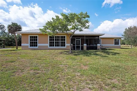 581 Wild Turkey Dr, Naples, FL 34120