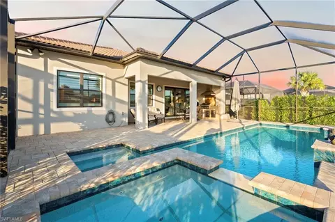 9811 Everglades Dr, Naples, FL 34120