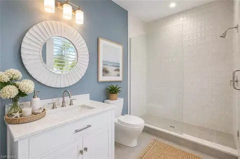 Bath - 160 Broad Ave S, Naples, FL 34102 photo 4 of 6
