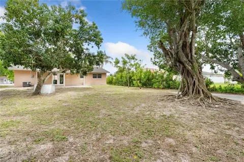 Exterior - 5369 Broward St, Naples, FL 34113 photo 4 of 4