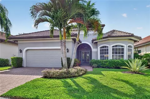6040 Dogleg Dr, Naples, FL 34113