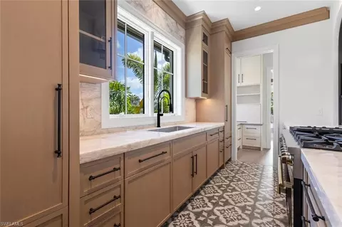 Kitchen - 1707 3rd St S, Naples, FL 34102 photo 4 of 7